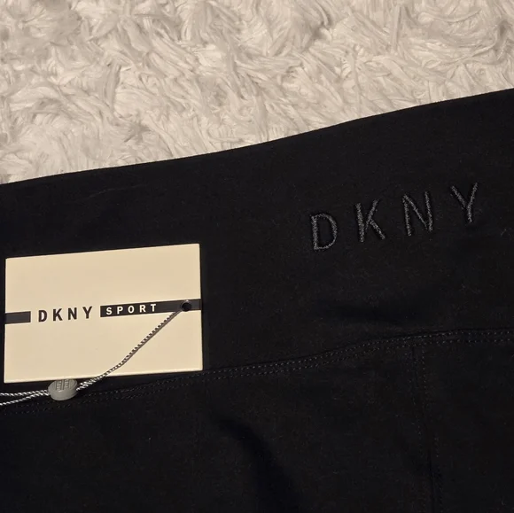 NWT DKNY Sport Straight Leg Leggings Women's Color Black Size XL
